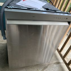 24 in. in Stainless Steel Front Control Dishwasher