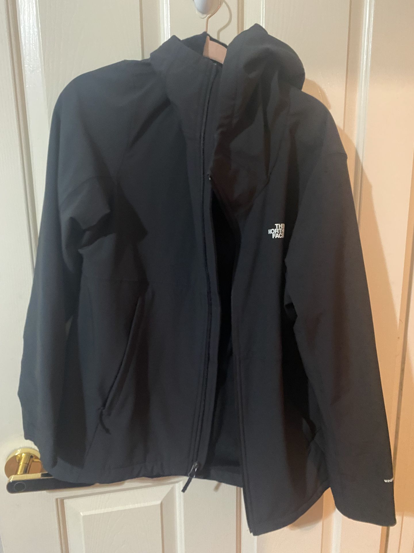 Women’s New North Face Windwal Waterproof Jacket W/Hood, XL