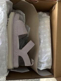 UGGS