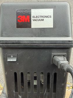 3M Electronics Service Vacuum 497 with Tools
