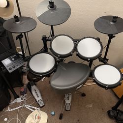 Alesis nitro max drums electric drums With throne and sticks  mint condition