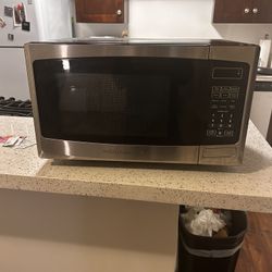 Insignia Microwave 