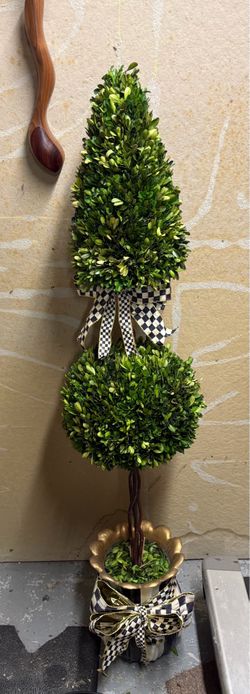 2 Mackenzie-Childs boxwood topiary’s