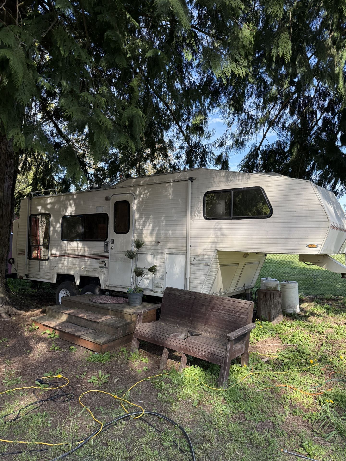 1989 5th Wheel 25 Feet