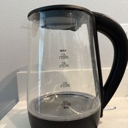 Bella Electric Kettle – 1.7L – $10