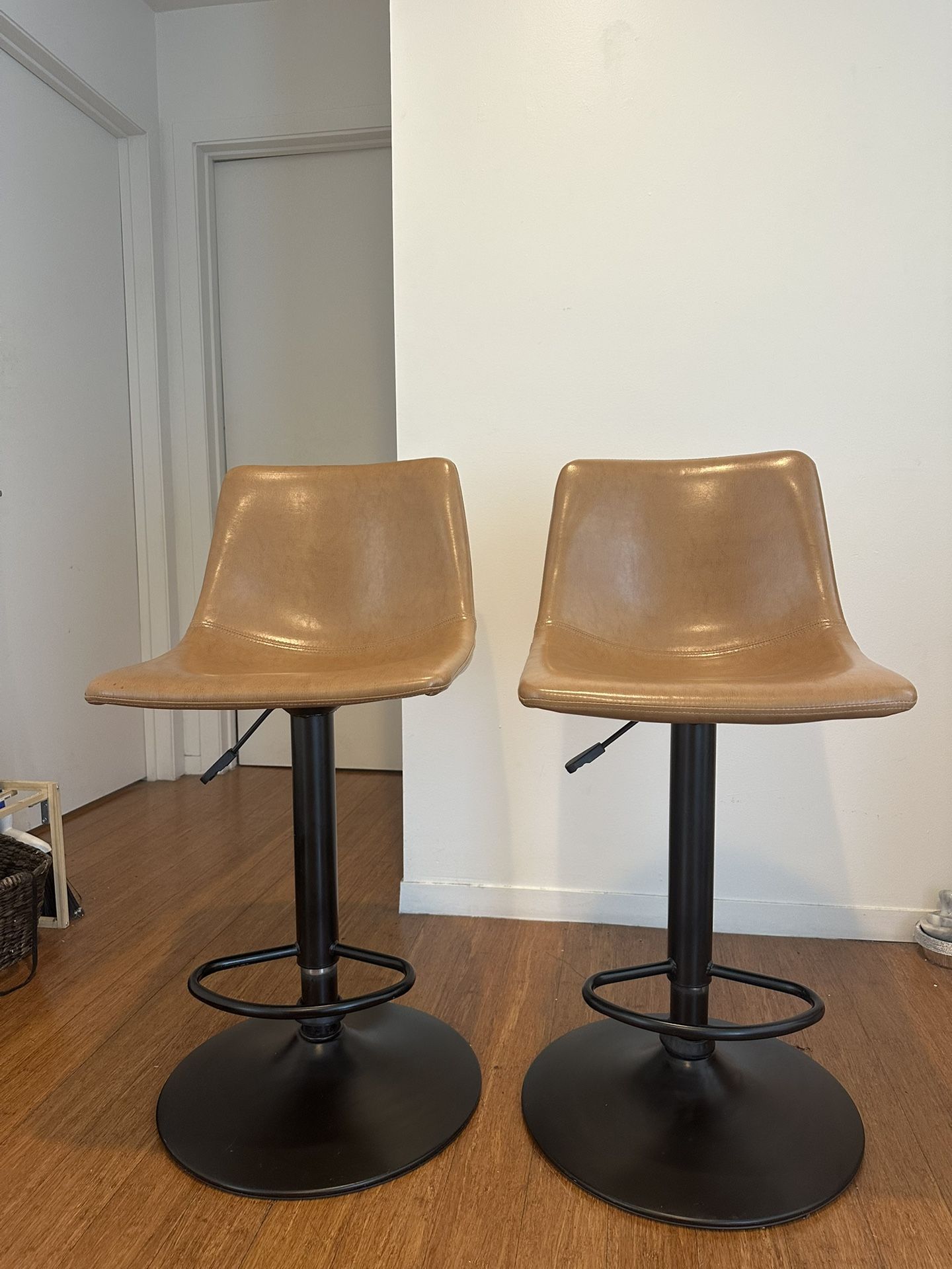Bar Stools with Adjustable Swivel