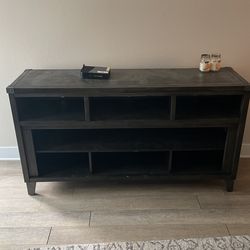 Ashley’s Furniture Centerpiece