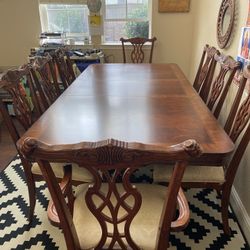 Excellent Condition - 8 Seater Dining Table With Two Leaves
