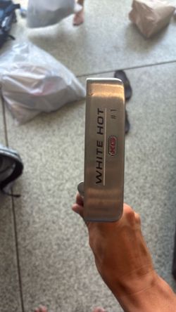 White hot lefty blade putter