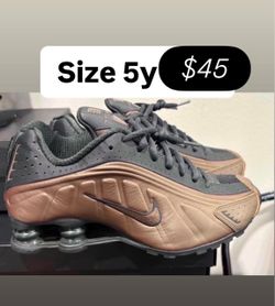 Nike shock size 5y or women’s 6.5