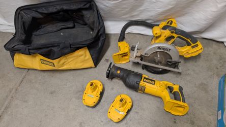 DeWalt circular and reciprocating saws with bag