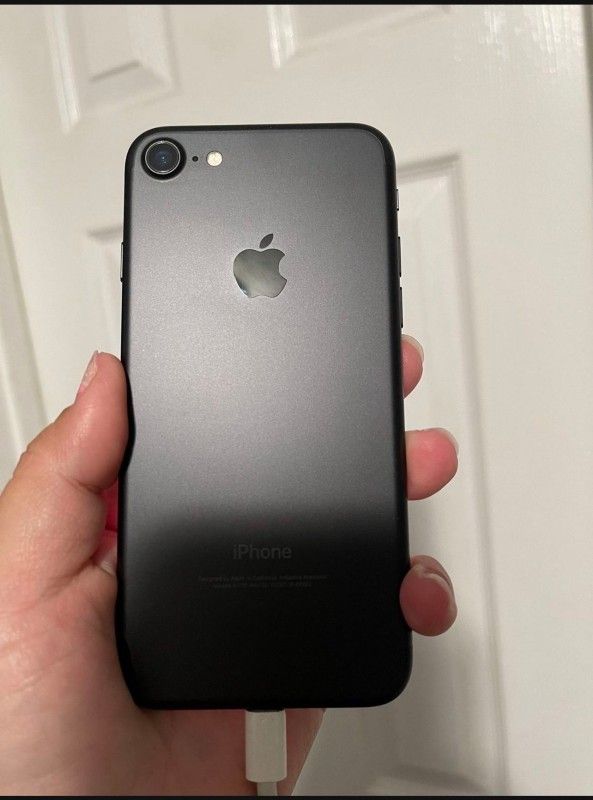 iPhone 7 32Gb Unlocked Excellent Condition like new