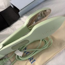 Nori Press Steamer with Travel Case