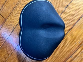 Noseless bike seat