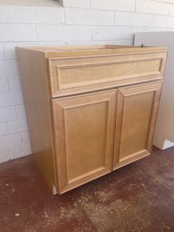 27” NEW bathroom vanity
