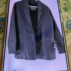 Ledy’s Leather Jacket 