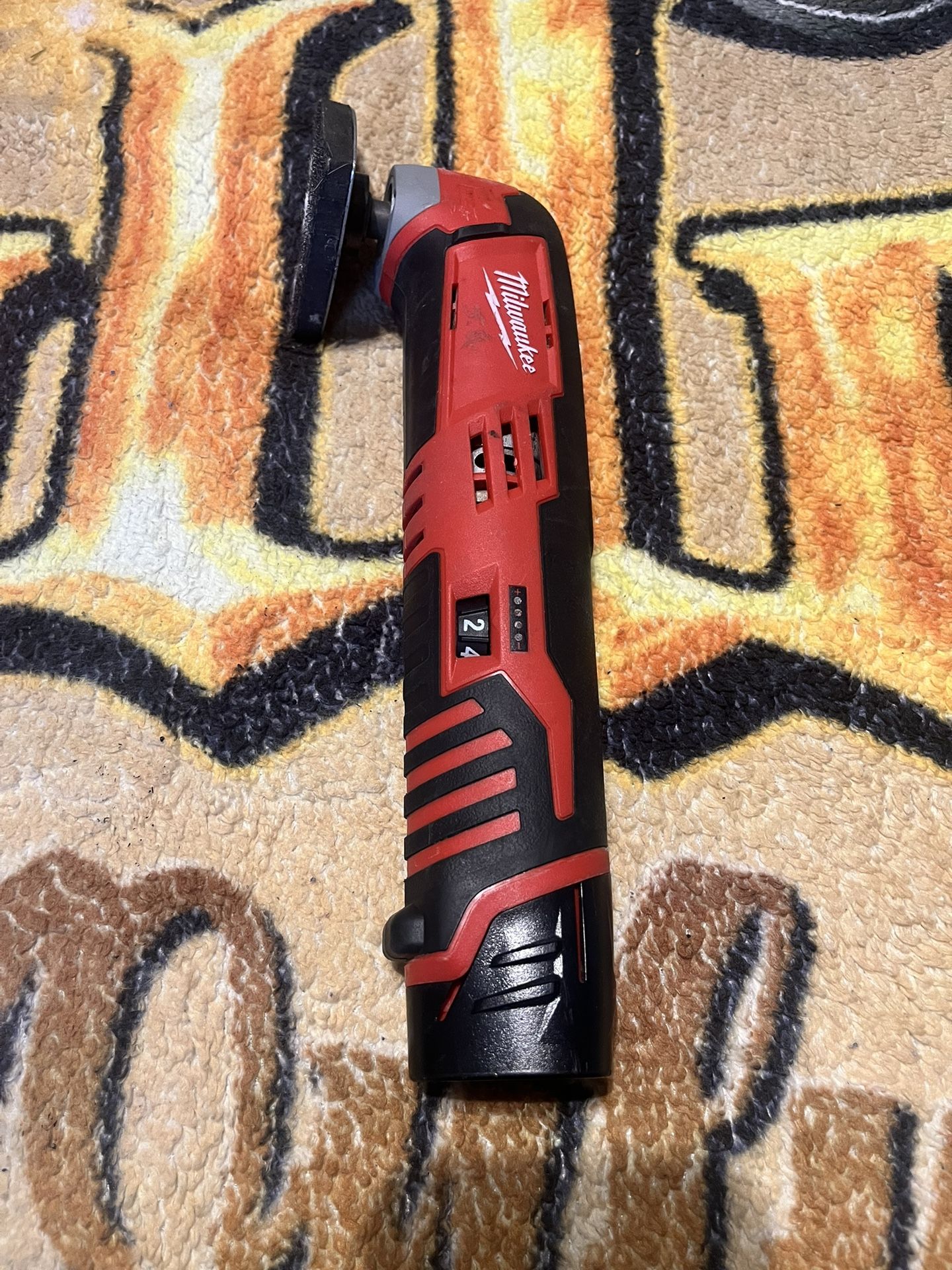 Milwaukee M12 oscillating tool