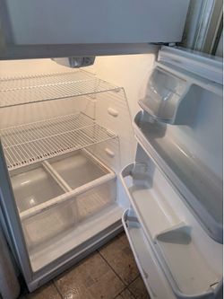 Free Working Kenmore Refrigerator