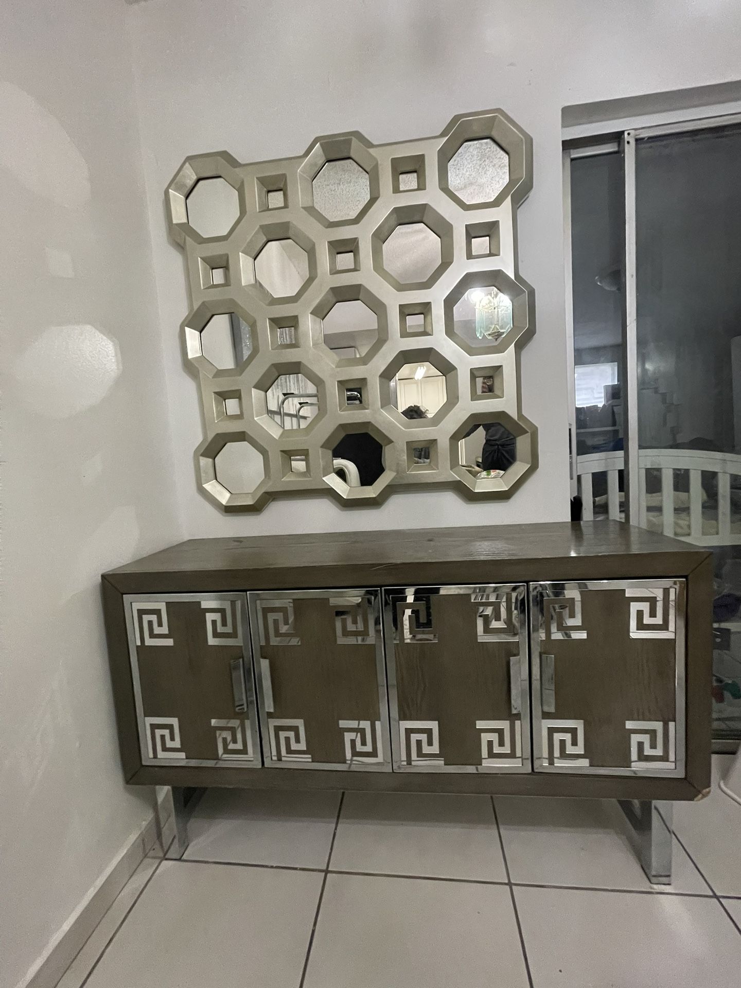 Console, Chest With Mirror