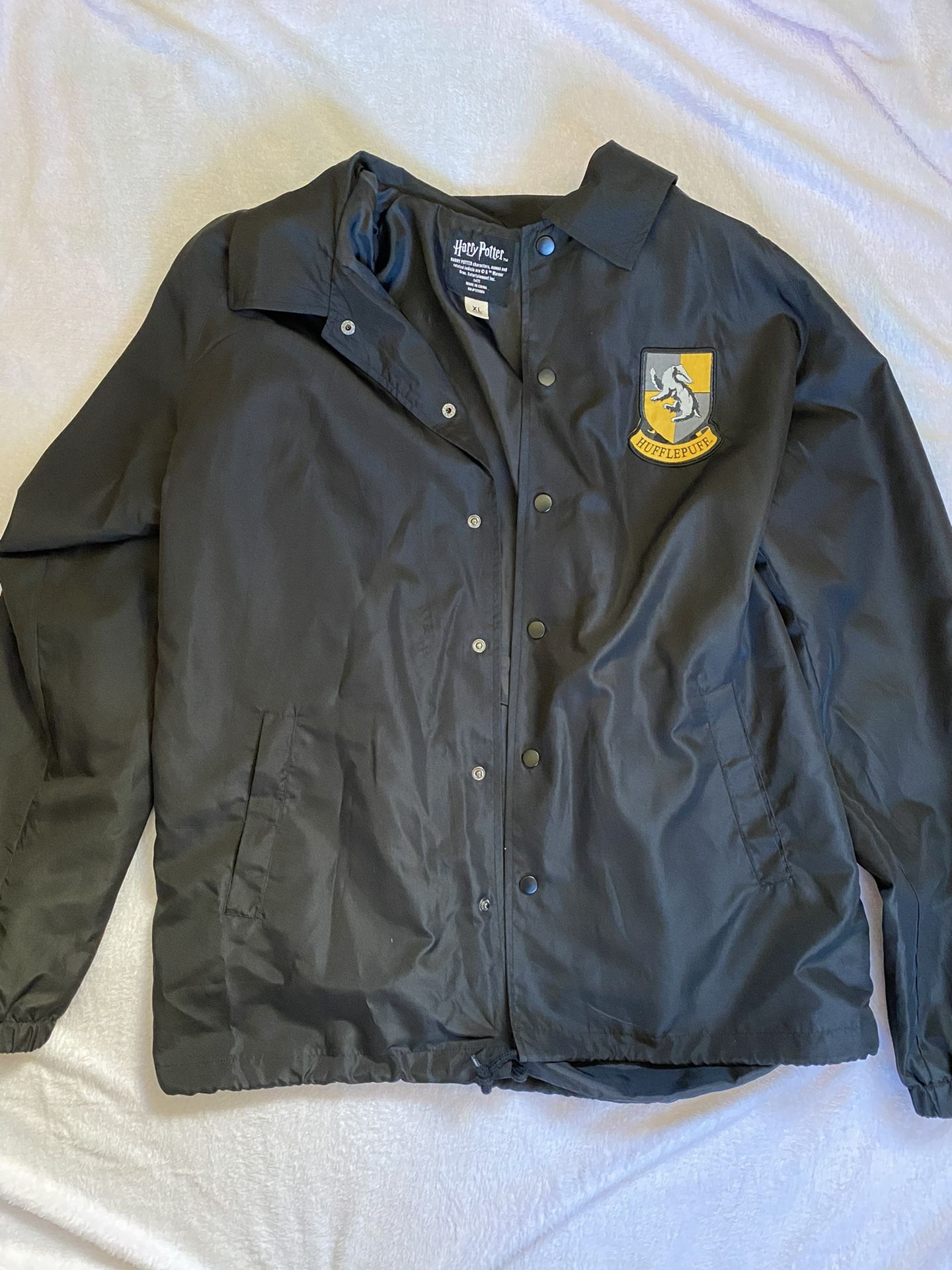 Harry Potter Hufflepuff Windbreaker Jacket XL for Sale in Escondido CA OfferUp