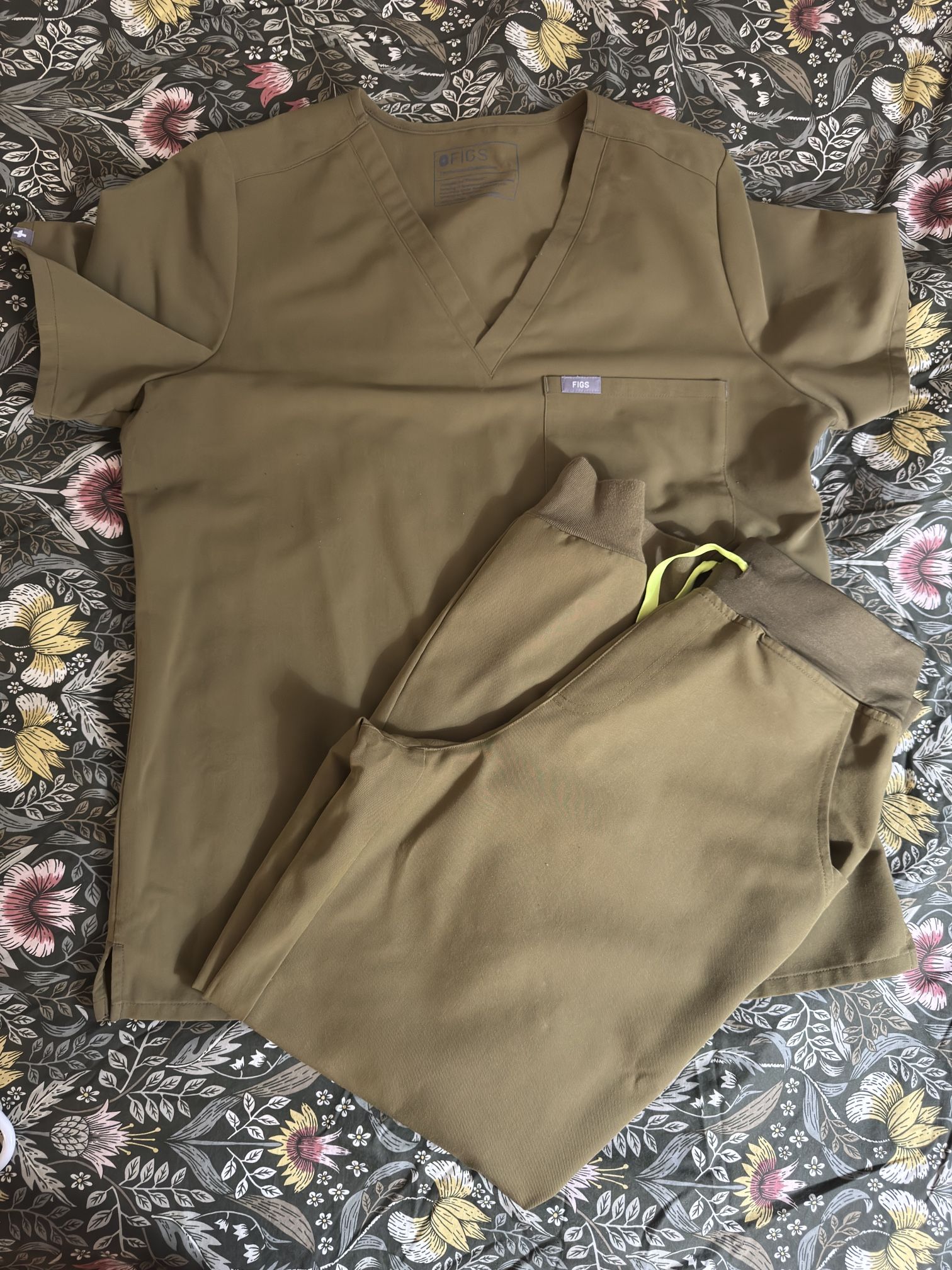 Figs scrub Olive Green