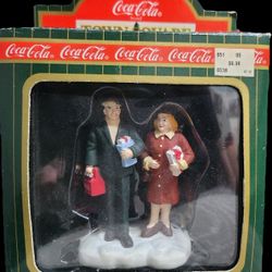 Coca-Cola 1996 Town Square Collection. Last Minute Shoppers, #CG2412