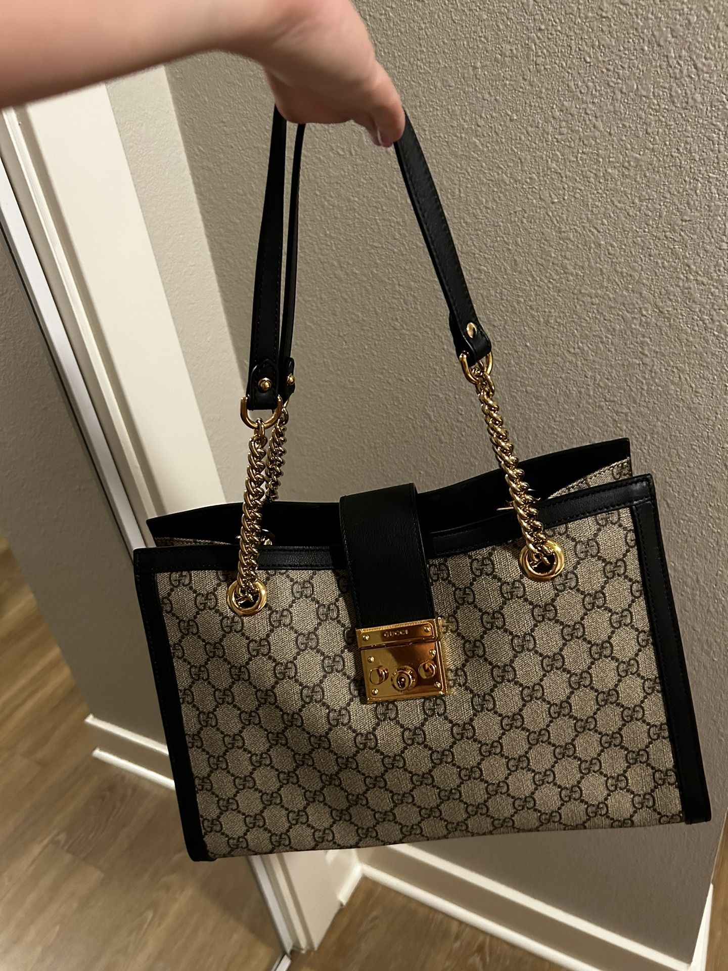 GUCCI PADLOCK MEDIUM SHOULDER BAG