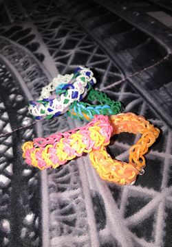 4 Rainbow Loom bracelets (with extension)
