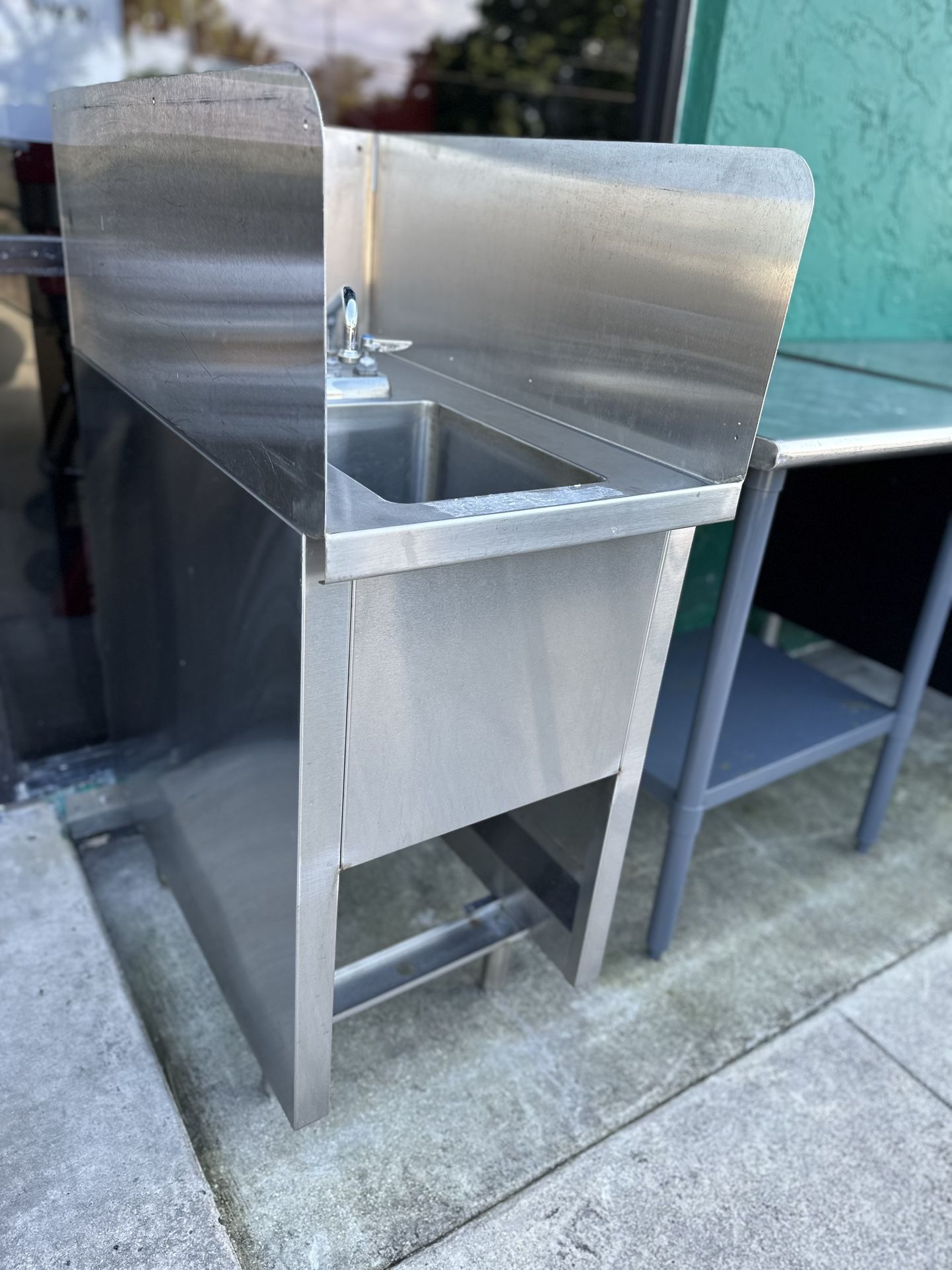 Used Sink With Side Splash