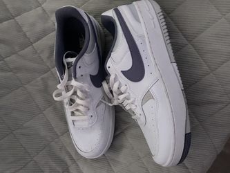 Women’s Nike Shoes Size 11.5