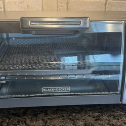 Black & Decker Toaster Oven – Works Great, Minor Cosmetic Dents