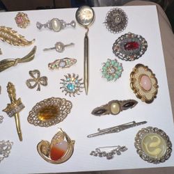 Vintage Costume Jewelery 