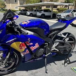Cbr1000rr 2008 FOR SALE OR TRADE FOR CAR