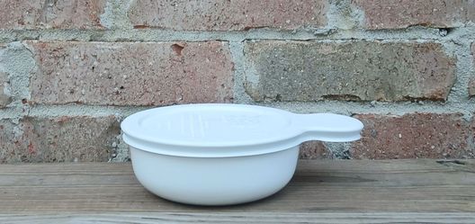 Vintage Corning Corelle White Coupe Grab It/Plastic Lid