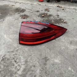 2015 2018 Porsche Cayenne Passenger Right Taillight 