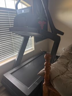 NORDICTRACK X16 Treadmill