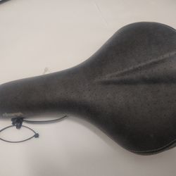 Charge Comfort Bike Seat And Seat Cover New