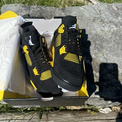 Jordan 4 Yellow Thunder 