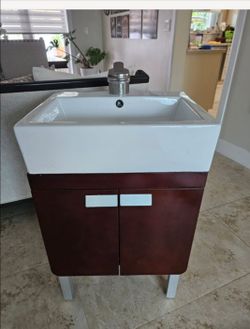 Bathroom vanity