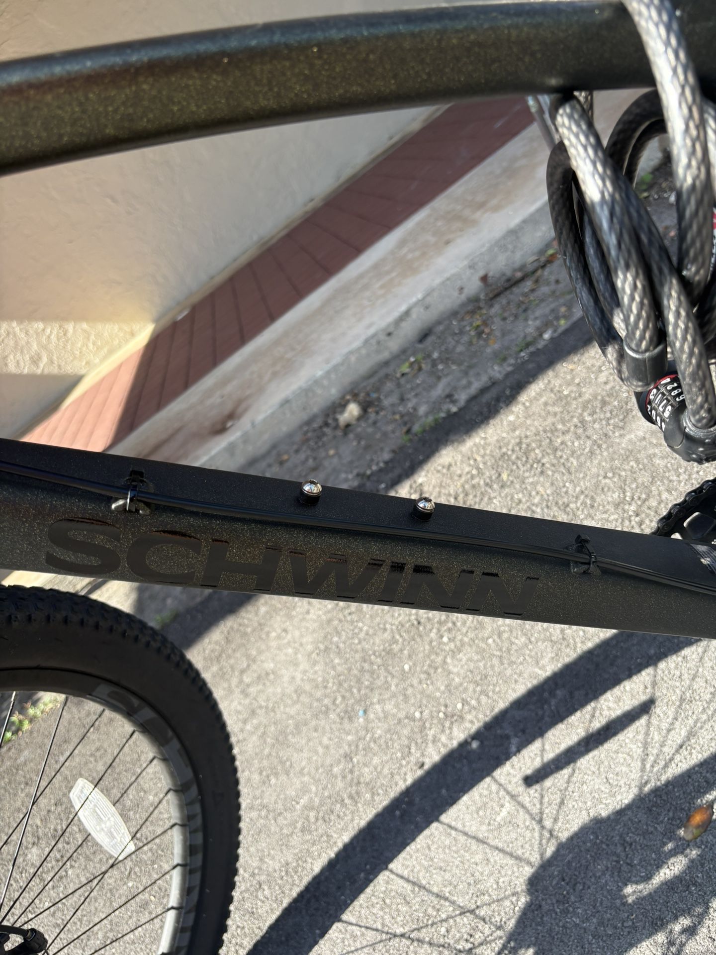 Schwinn Mens Mountain Bike