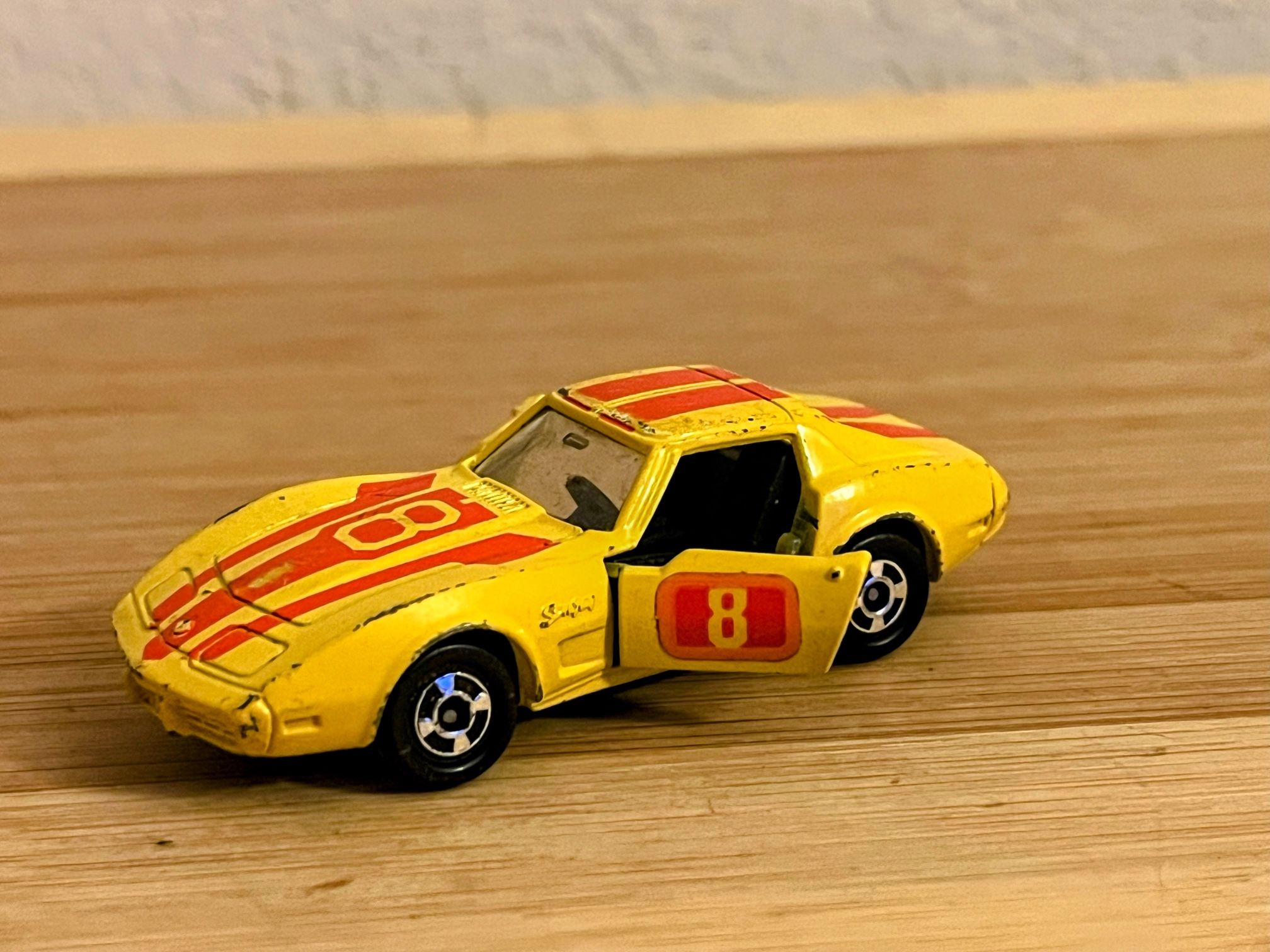 Tomica Tomy No. F21 Chevrolet Chevy Corvette Stingray