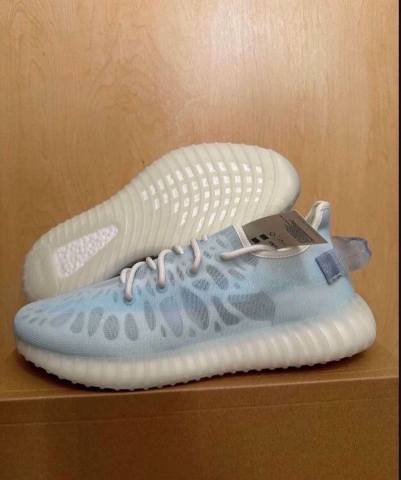 Adidas Yeezy Boost 350 V2 Mono Ice GW2869 Mens Size 11 Brand New 