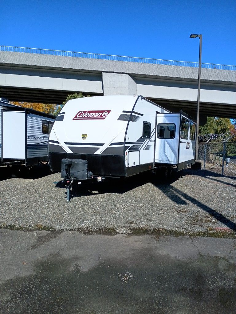 2022 Coleman 2755 bh