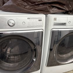 Kenmore Mega Size Washer Dryer Gas Set