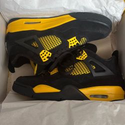 Jordan 4 Yellow Thunder 9.5