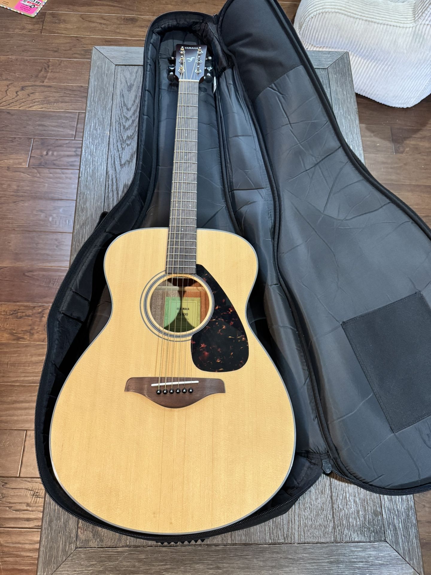 Yamaha Acoustic Guitar