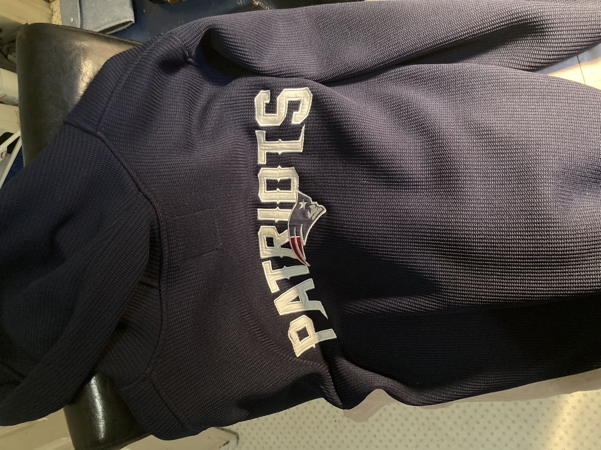 Men’s Authentic New England Patriots Hoodie Size XL