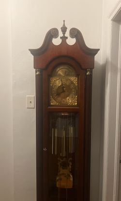 Howard Miller Clock 