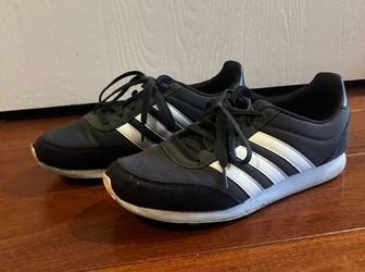 Adidas Tennis Shoes