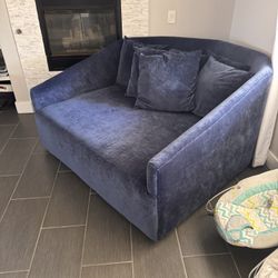 Daybed w/ Crypton Velvet Fabric
